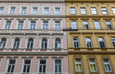 Fototapeta na wymiar Fassade eines traditionellen Wohngebäudes in Wien, Österreich