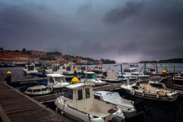 Anochecer en el puerto de San Vicente de la Barquera, Cantabria, España