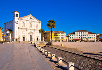 Central square in town of Palmanova church view - obrazy, fototapety, plakaty