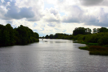 Fototapeta premium river and cloudy day