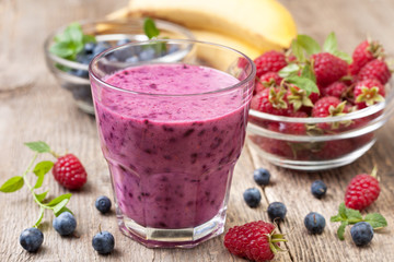 smoothies with blueberries