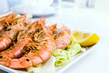 fries cuisine shrimp and lemon