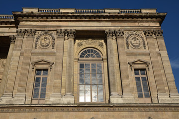 Pavillon de la colonnade du Louvre à Paris, France