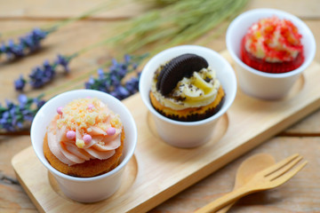 cupcakes on the wood table 