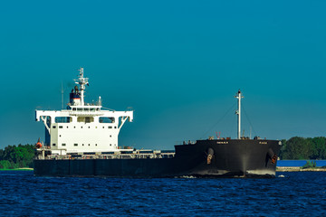 Obraz premium Black bulk carrier