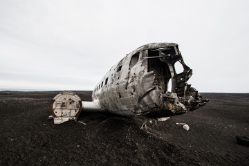 Fototapeta na wymiar The epic plane wreck on the black beach at Sólheimasandur, Iceland