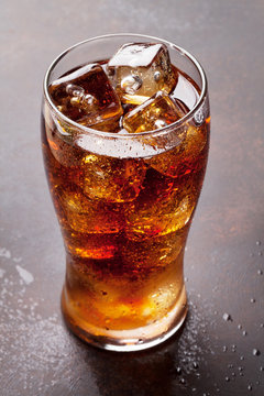 Cola glass with ice