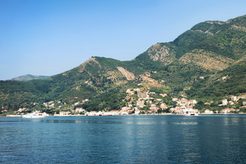 Fototapeta na wymiar Picturesque view of small city on seashore