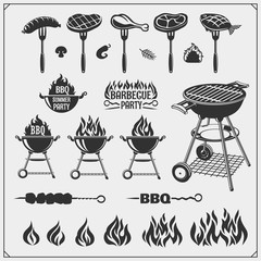 BBQ and grill labels set. Barbecue emblems, badges and design elements. Vector monochrome illustration. - obrazy, fototapety, plakaty