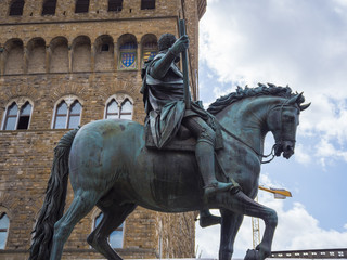 Obraz premium Cosimo Statue on Signoria Square in Florence (called Statua equestre di Cosimo)