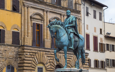 Obraz premium Cosimo Statue on Signoria Square in Florence (called Statua equestre di Cosimo)