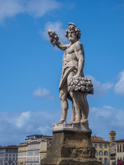 Obraz premium Statue at Santa Trinita Bridge in Florence