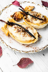 dessert baked pear