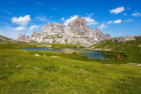 Lago dei Piani, Lastron dei Scarperi (2957m) and Crodon di San Candido (2891m).