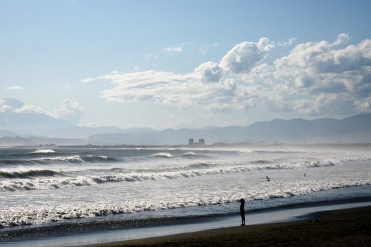 片瀬海岸の波