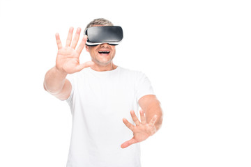 Naklejka premium man using vr headset