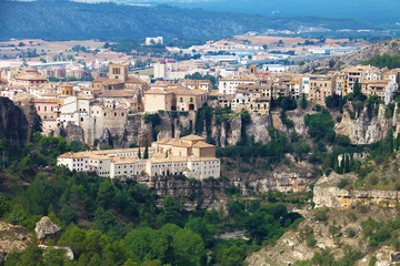 Naklejka premium Panoramiczny widok na Cuenca, Hiszpania