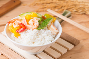 sweet and sour sauce fried with seafood shrimp squid