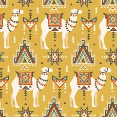 Foto op Plexiglas Woestijn Vector naadloos patroon met kamelen en etnische motieven. Woestijn boho-ontwerp voor stofontwerp.