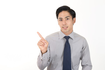指示する笑顔のビジネスマン