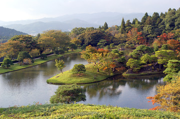 日本庭園の秋