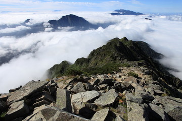 西穂高岳　山頂から焼岳方面を見た景色