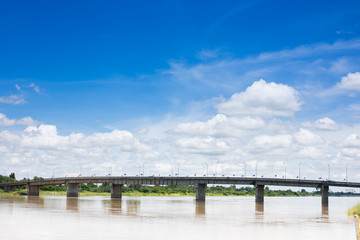 Obraz premium A bridge which crossing River in thailand
