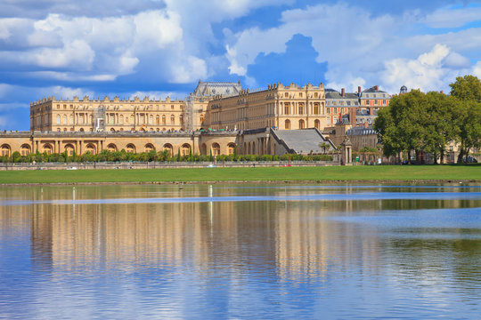 Château de Versailles vu de la pièce d'eau des suisses