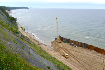 Construction of a tongue-and-groove protection on the coast of the Baltic Sea