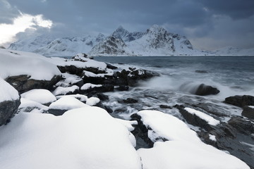 SW-wards view from Vareid beach-mounts along Flakstadpollen-bay: Flakstadtinden-Stortinden-Bonnaken-Stabben-Kollfjellet-et al. Flakstadoya-Lofoten-Norway.0426
