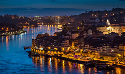 Fototapeta premium Porto by Night