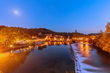 foto notturne del fiume mincio