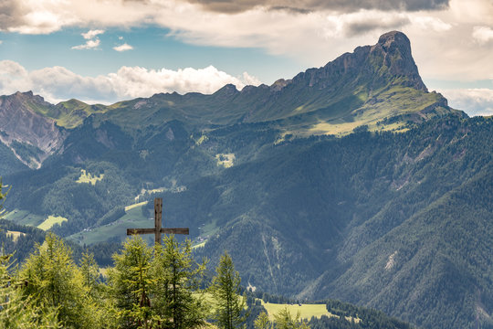 View from the 'R&icirc;t' peak..La Valle, Badia valley, South Tyrol, Italy, Europe