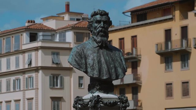 Statue of Benvenuto Cellini on Ponte Vecchio Bridge in Venice