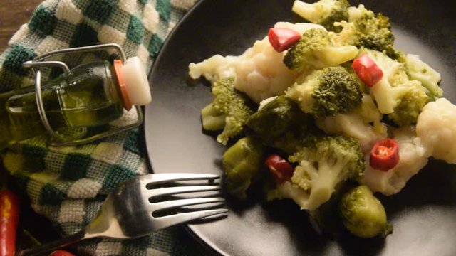Cvjetača Brussels Ensalada sprout Cavolfiore Insalata Blumenkohl Cavoletti di Bruxelles Chou-fleur Kukkakaali video Peperoncino Broccoli Salad Cauliflower Coliflor Chili