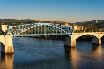 Fototapeta na wymiar Historic Chattanooga bridge