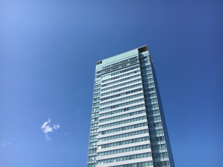 Obraz premium ビル 晴天