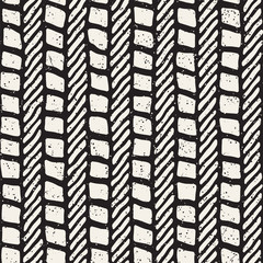 Hand drawn seamless pattern. Abstract geometric tiling background in black and white. Vector stylish doodle line lattice