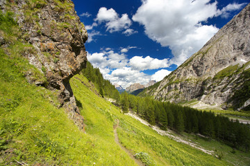 Fototapeta na wymiar Valley in Dolomites