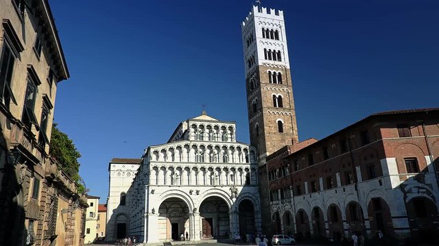 Toscana,Lucca, il Duomo - Timelapse
