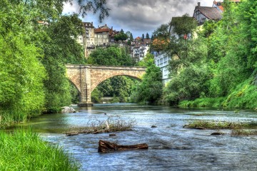 Fototapeta na wymiar Pont de St-Jean, vu depuis la Sarine, Fribourg, Suisse
