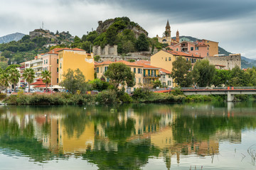 Fototapeta na wymiar Ventimiglia und der Fluss Roya, Riviera di Ponente, Liguria, Italy