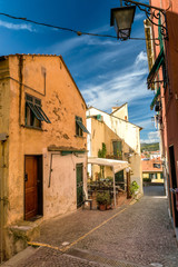 Strasse in der Altstadt von Cervo, Riviera di Ponente, Liguria, Italy