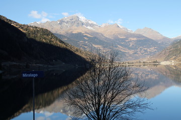 Lago alpino - 172386598