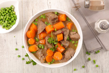 beef,carrot and pea