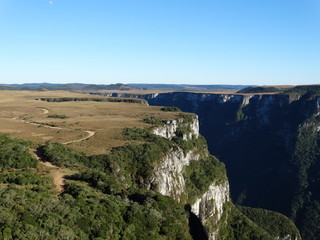 Fototapeta na wymiar Canyon in the south of Brazil in a blue sky day