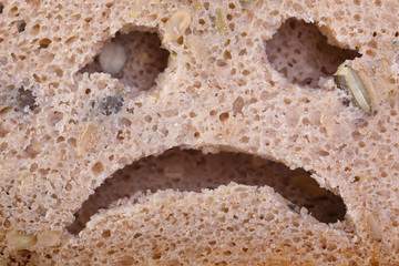 Brot, trauriges Gesicht