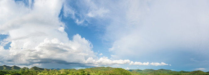 Blue sky Panorama and green mountains Beautiful landscapes