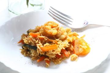 Riso basmati con gamberi e verdure