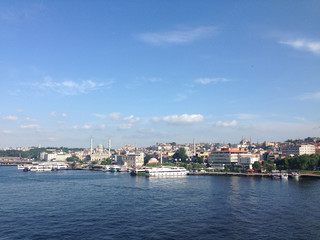 Fototapeta na wymiar Golden Horn seen from the Halic Metro Bridge in Istanbul Turkey.
